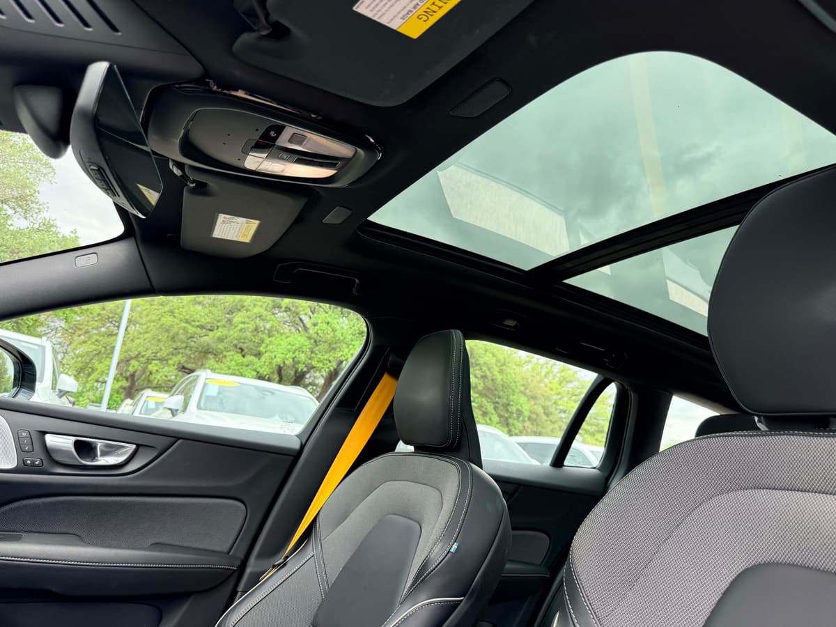 2024 Volvo V60 plug-in hybrid - Image 12