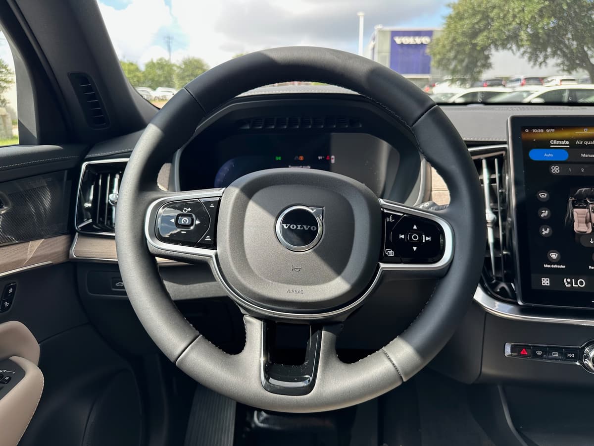 2026 Volvo XC90 - Image 15