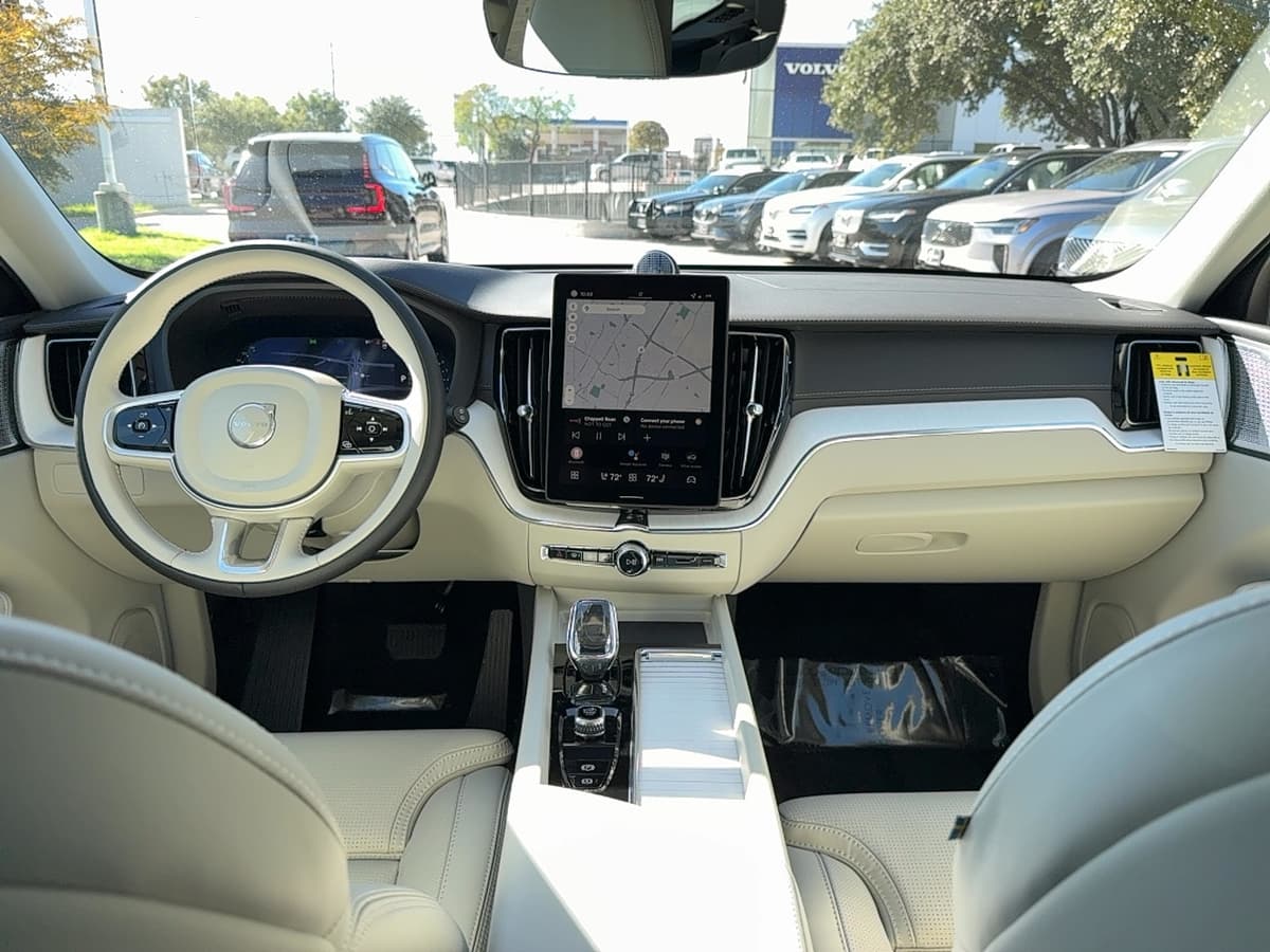 2026 Volvo XC60 - Image 18
