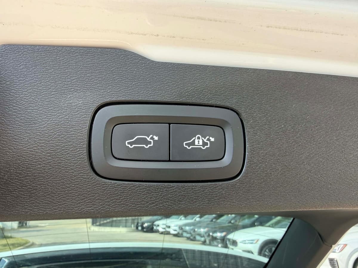 2024 Volvo V60 plug-in hybrid - Image 23