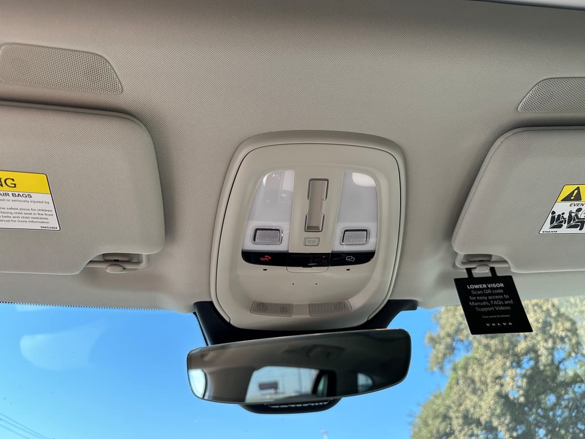 2025 Volvo XC90 plug-in hybrid - Image 14