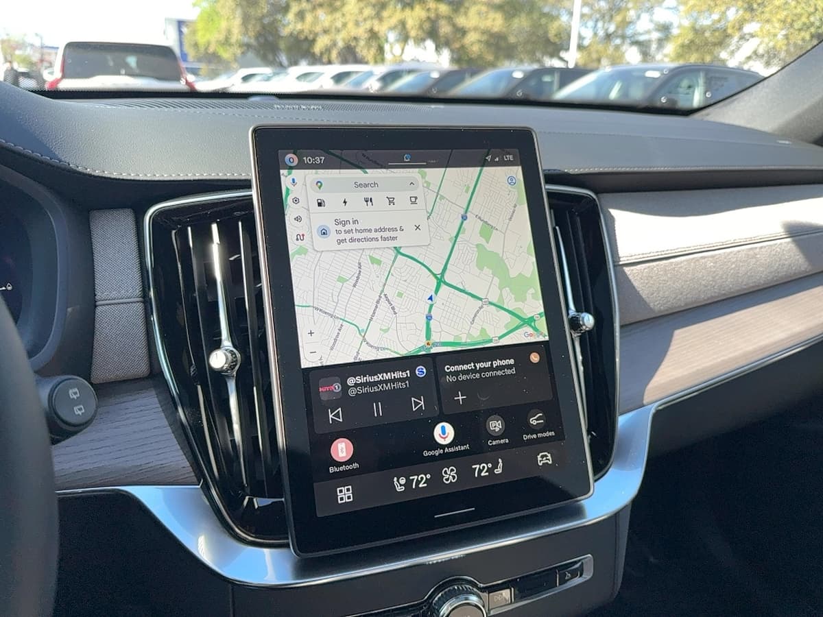 2026 Volvo XC90 plug-in hybrid - Image 21