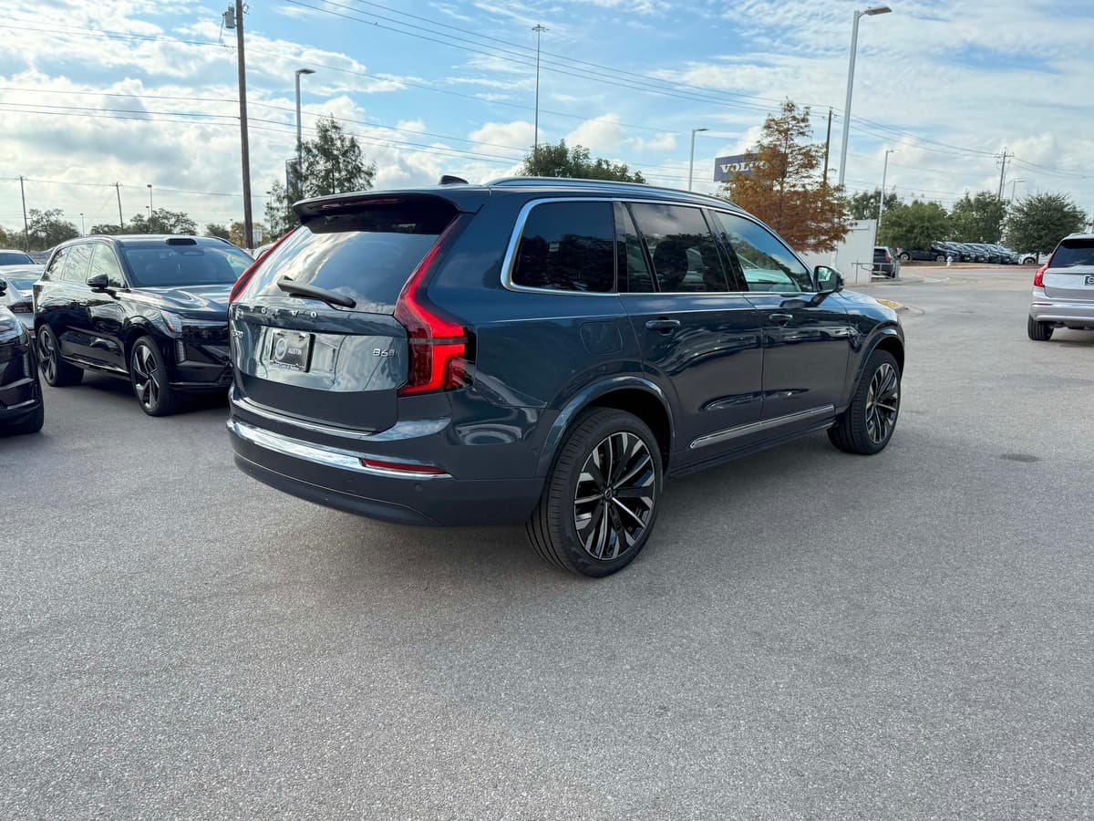 2026 Volvo XC90 - Image 6