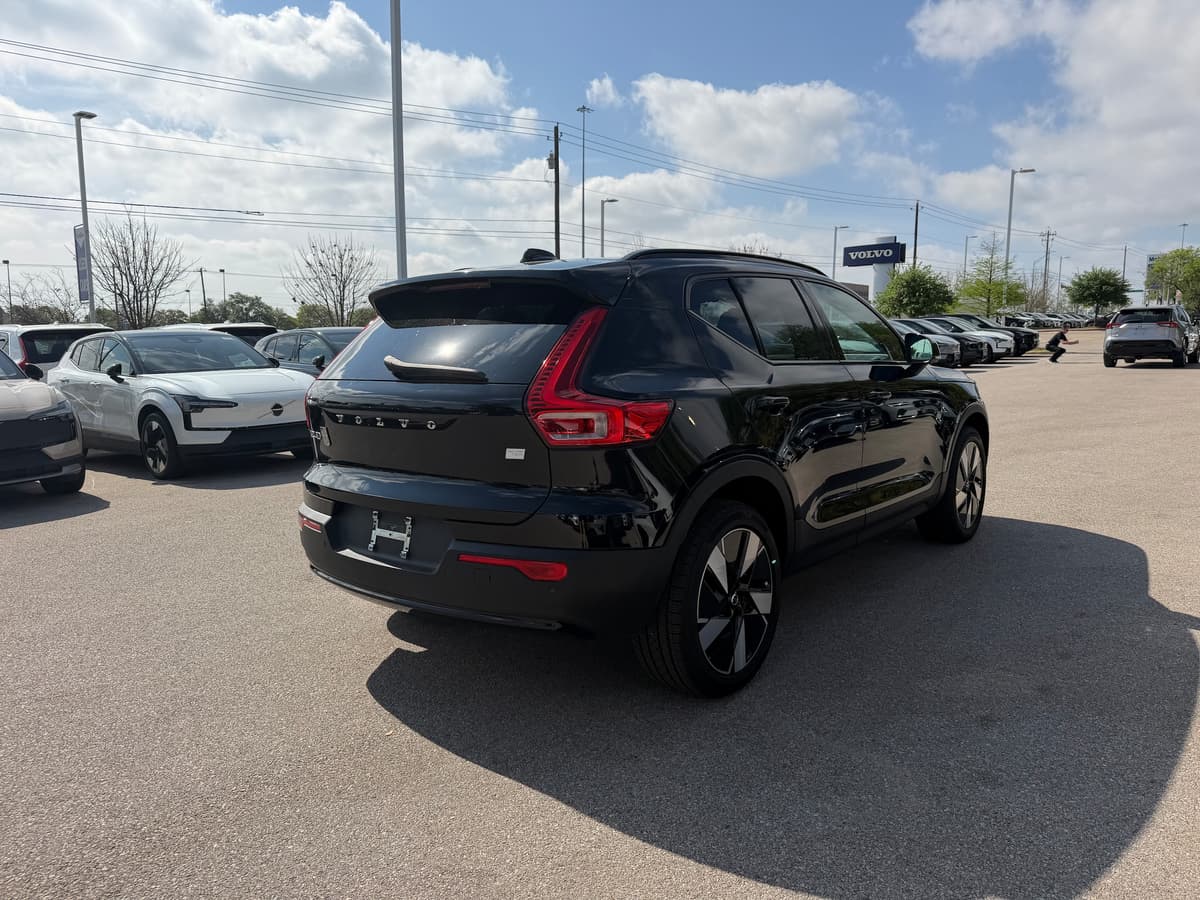 2024 Volvo XC40 Recharge Pure Electric - Image 6