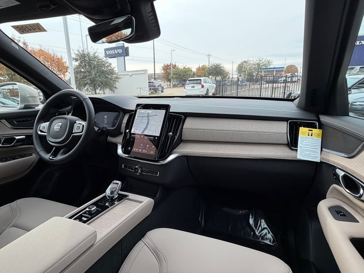 2026 Volvo XC90 - Image 11