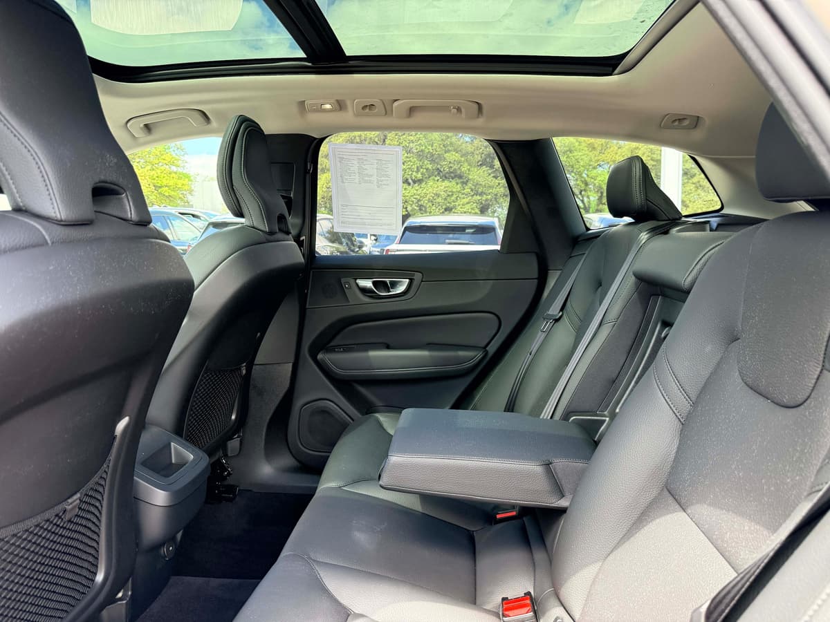2025 Volvo XC60 - Image 15