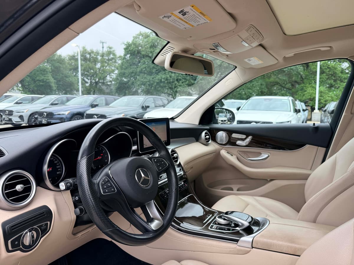 2019 Mercedes-Benz GLC 300 - Image 11