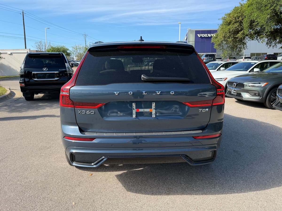 2026 Volvo XC60 plug-in hybrid - Image 5