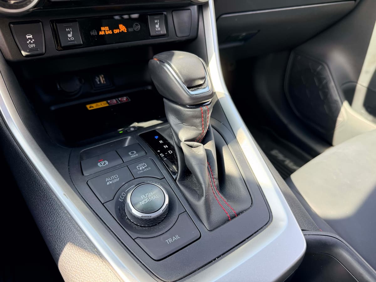 2024 Toyota RAV4 Prime - Image 24