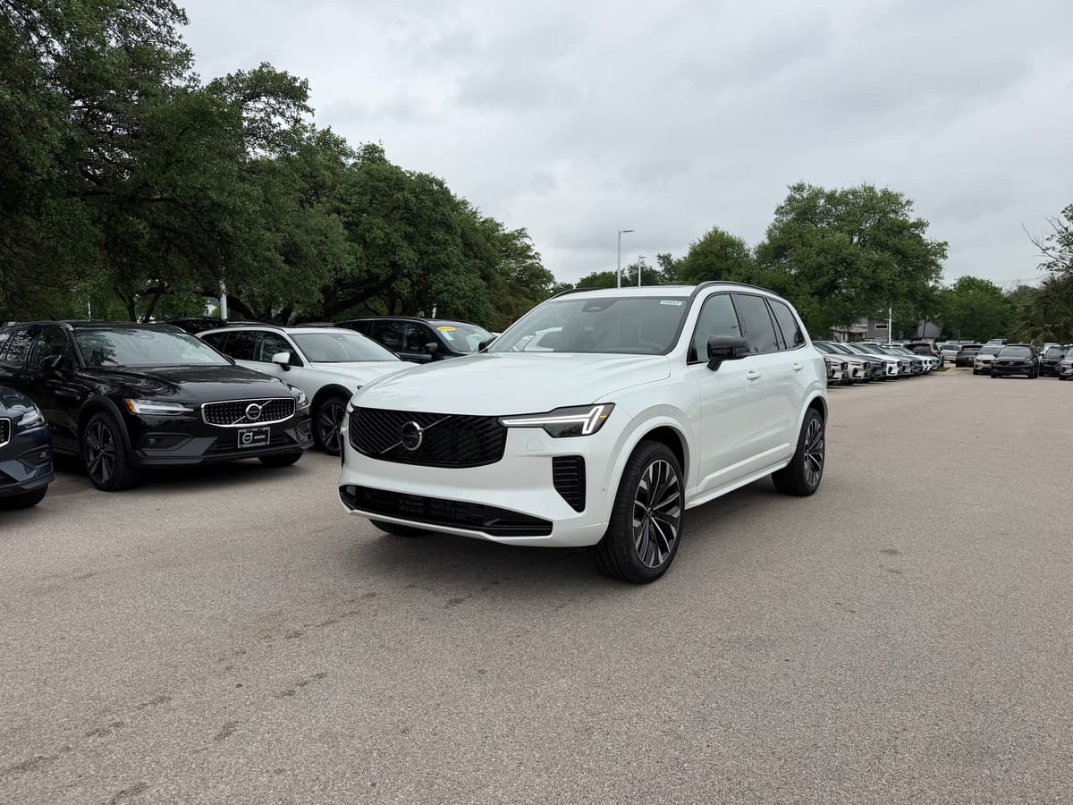 2026 Volvo XC90 - Image 2