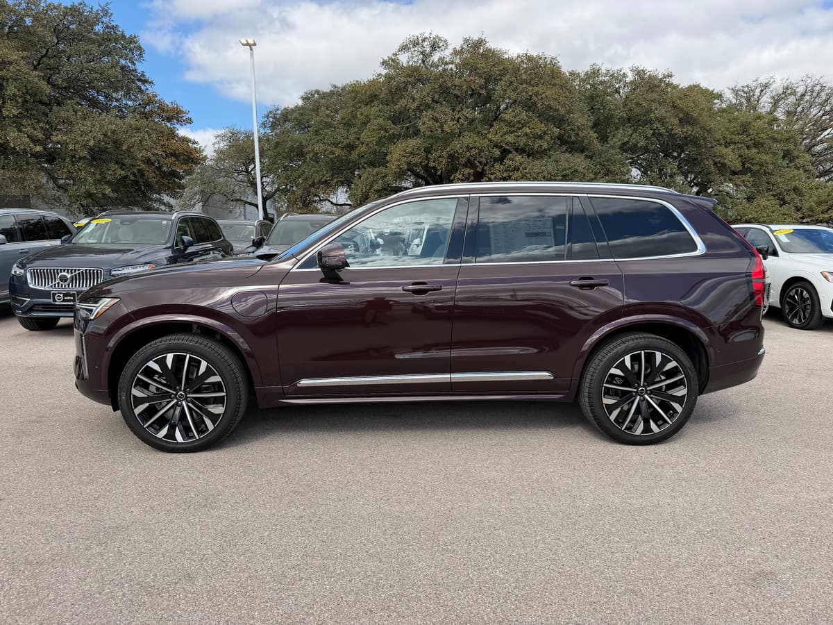 2026 Volvo XC90 plug-in hybrid - Image 3