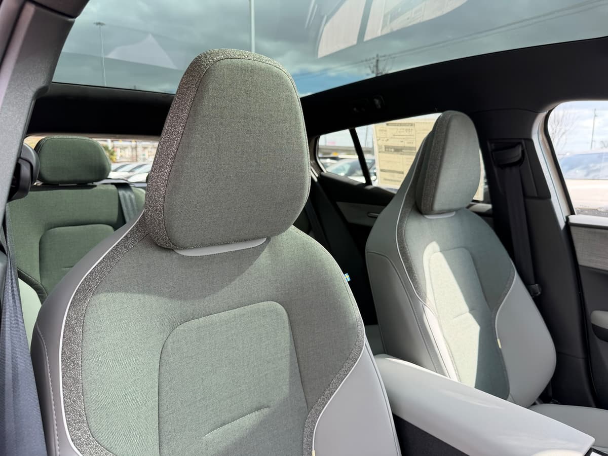 2026 Volvo EX30 - Image 9