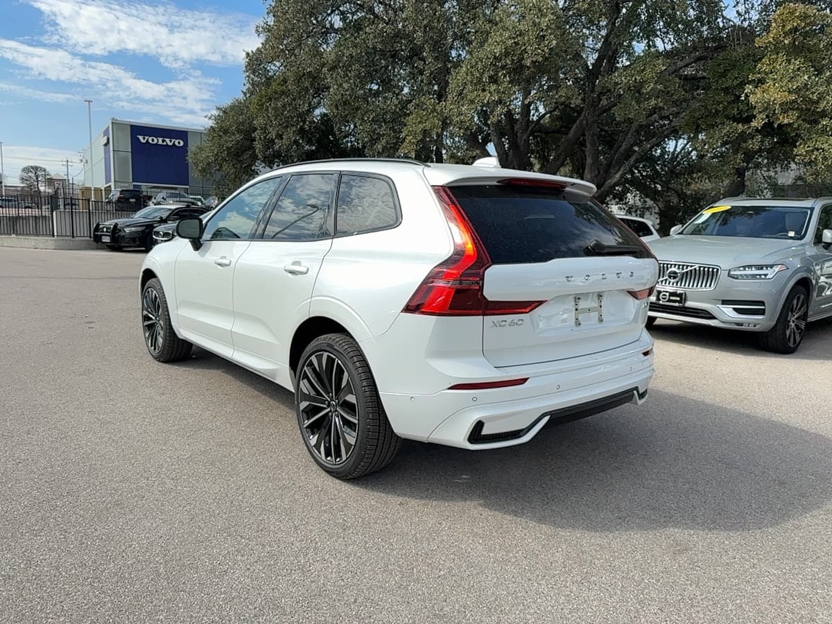 2026 Volvo XC60 - Image 4