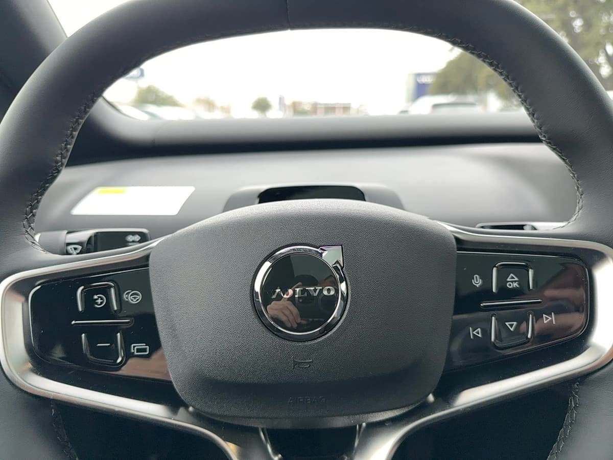 2026 Volvo EX30 Cross Country - Image 20