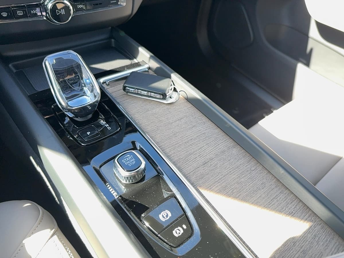 2026 Volvo XC60 - Image 20