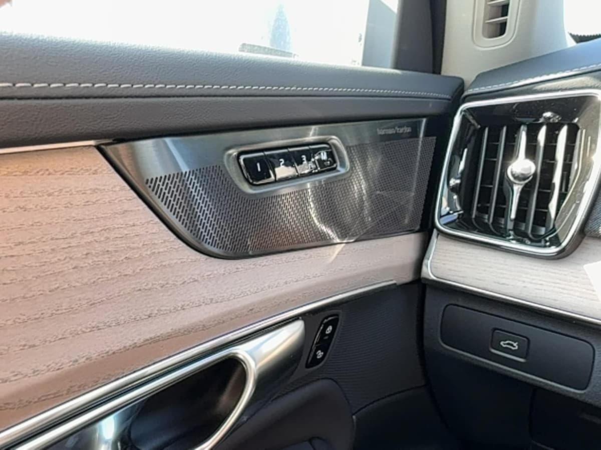 2026 Volvo XC90 - Image 19