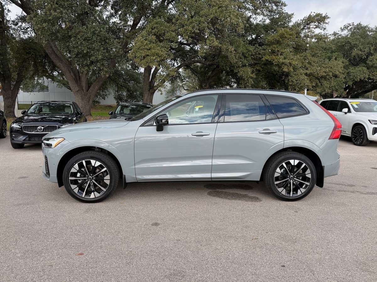 2026 Volvo XC60 - Image 3