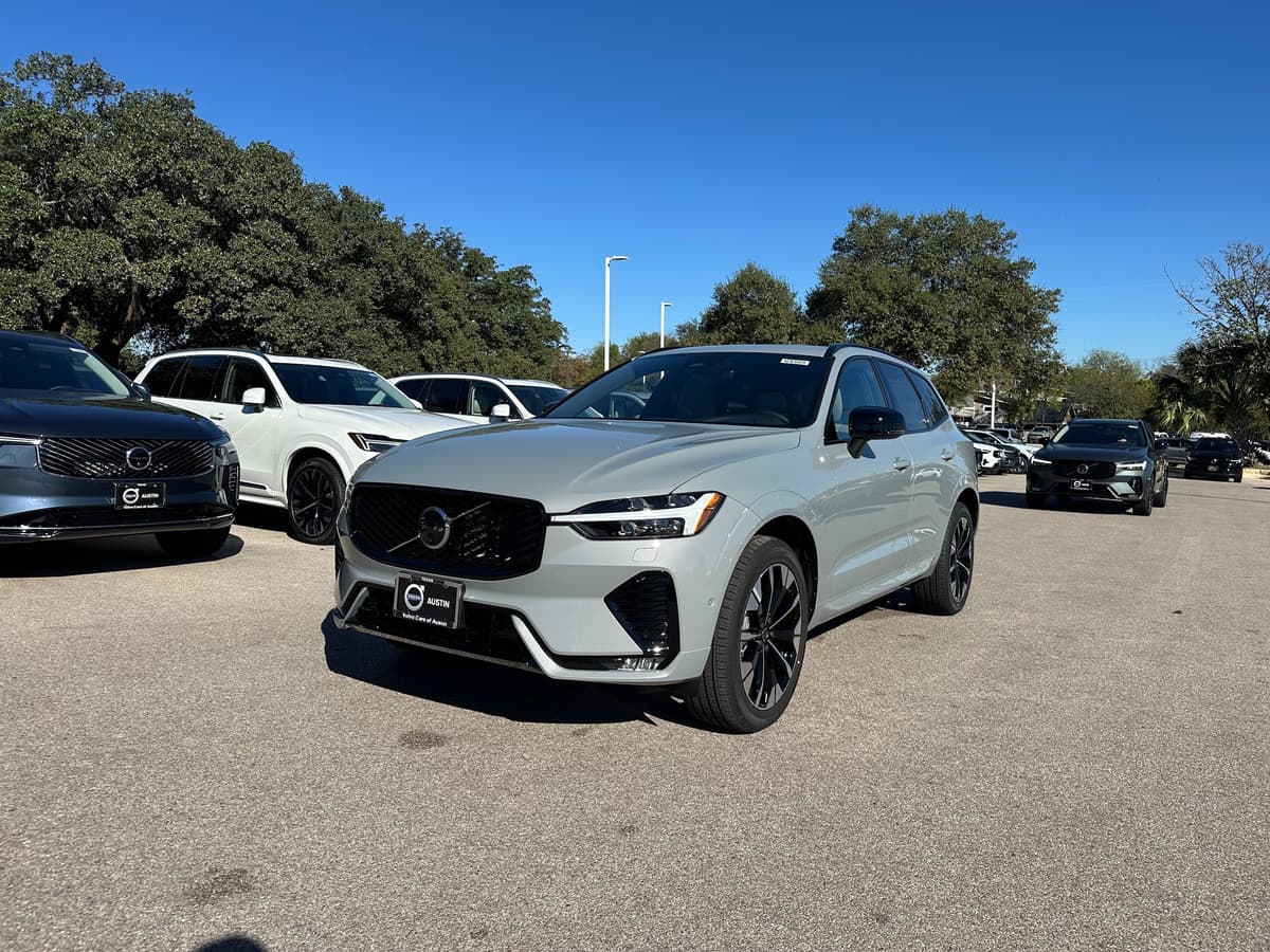 2026 Volvo XC60 - Image 2