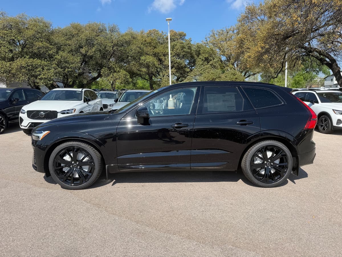 2026 Volvo XC60 - Image 3