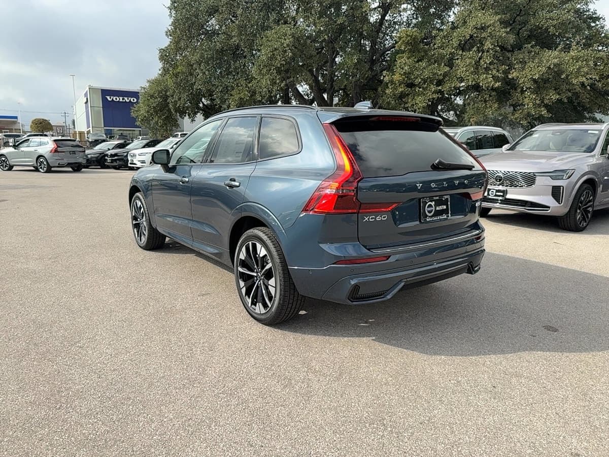 2026 Volvo XC60 - Image 4
