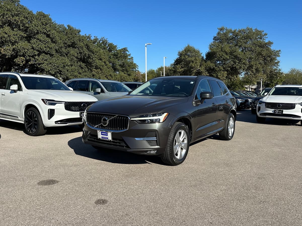 2022 Volvo XC60 - Image 2