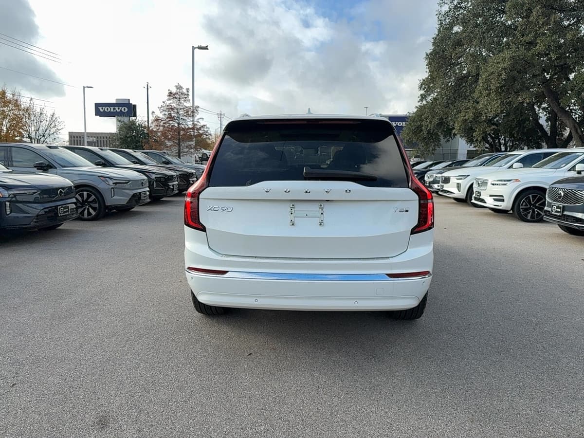 2026 Volvo XC90 plug-in hybrid - Image 7