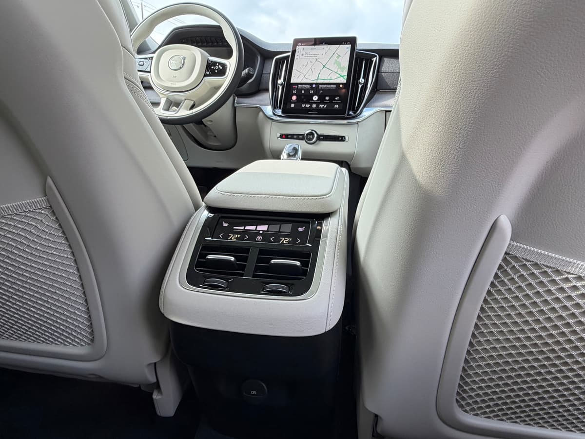 2026 Volvo XC90 - Image 12