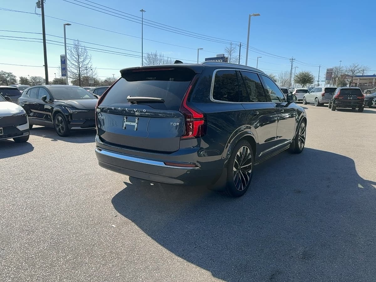 2026 Volvo XC90 plug-in hybrid - Image 6