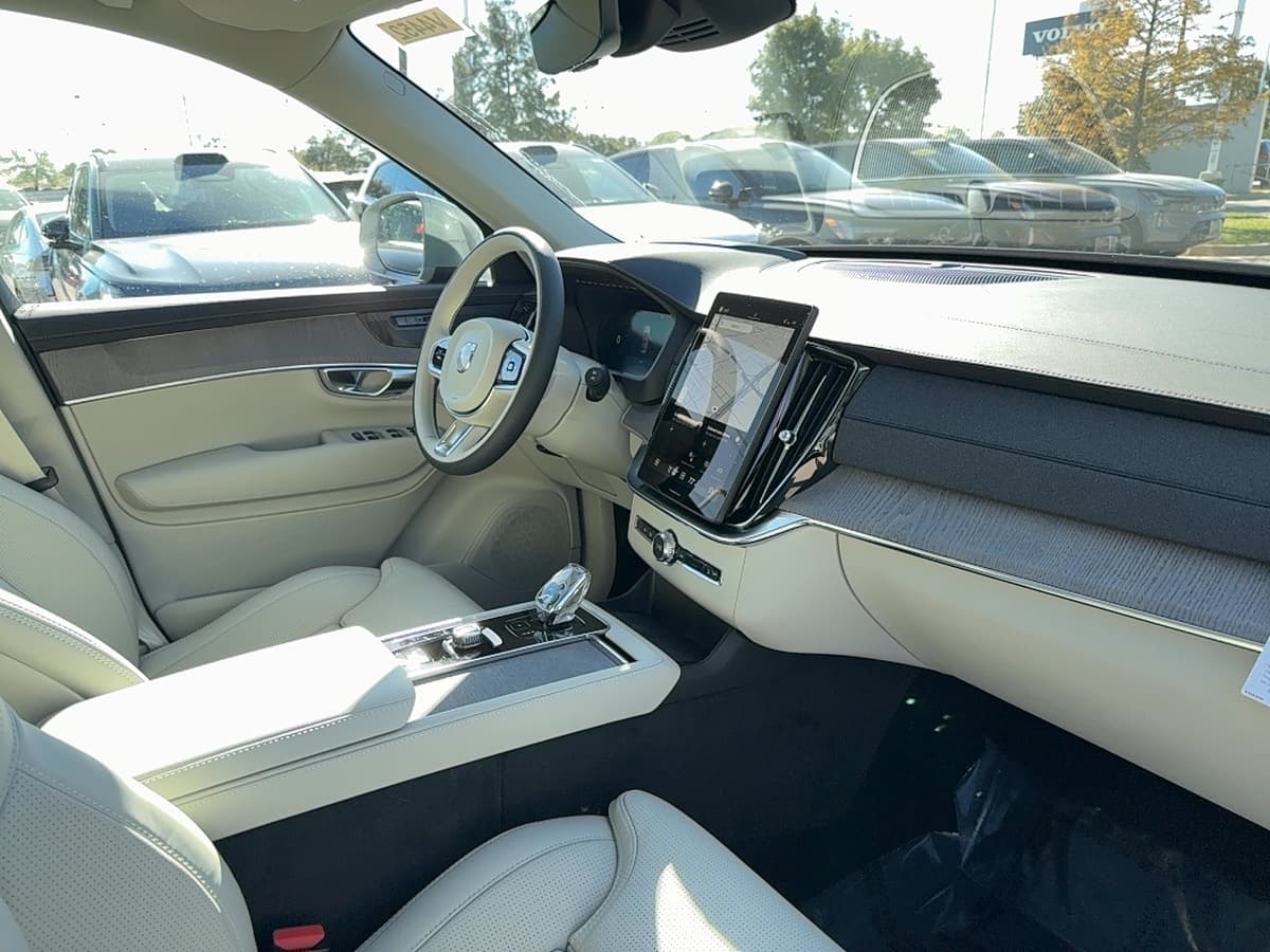 2026 Volvo XC90 - Image 10
