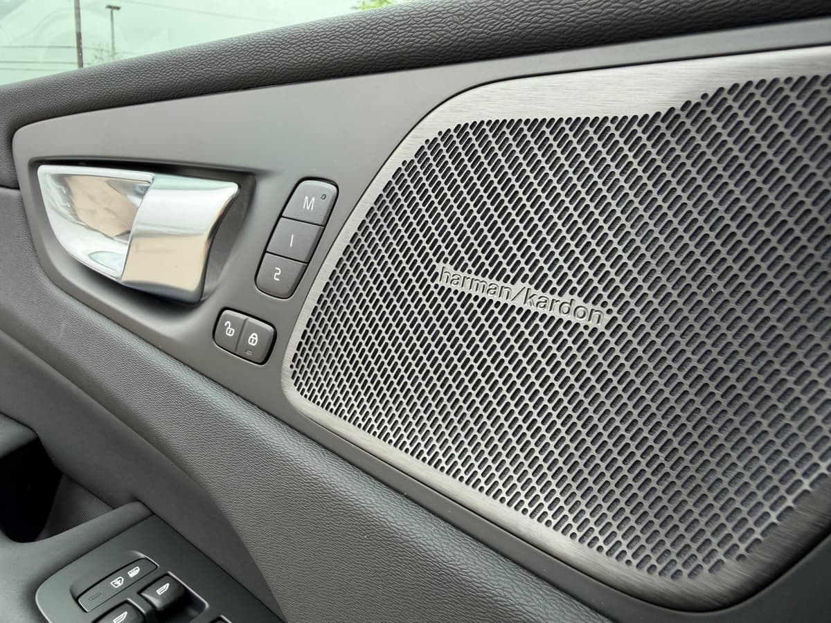 2026 Volvo XC60 - Image 18