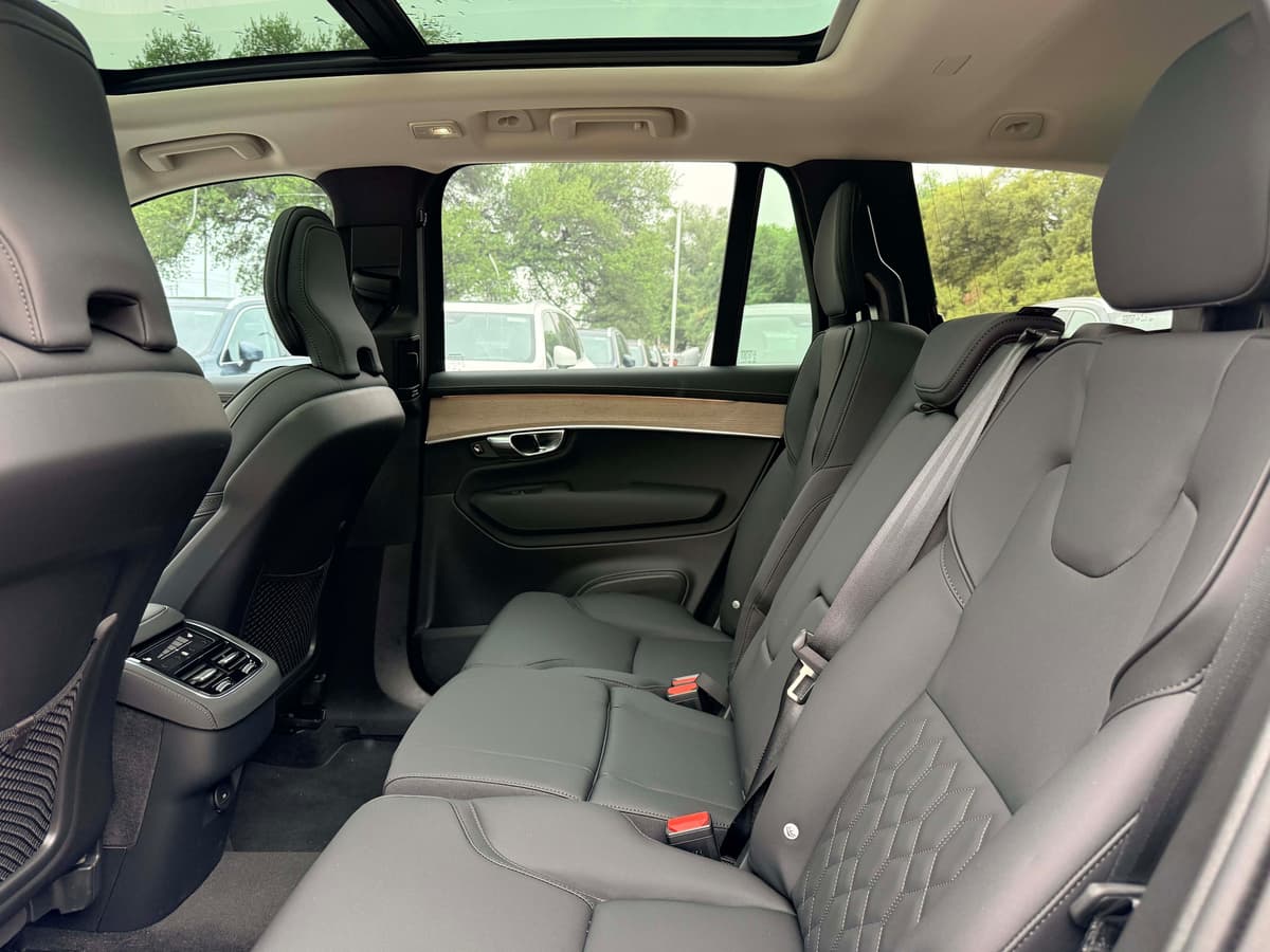2025 Volvo XC90 - Image 15