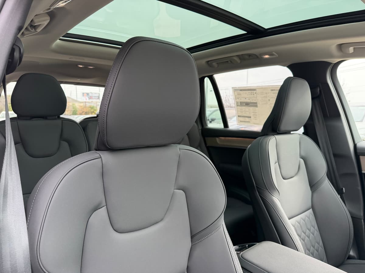 2026 Volvo XC90 - Image 9