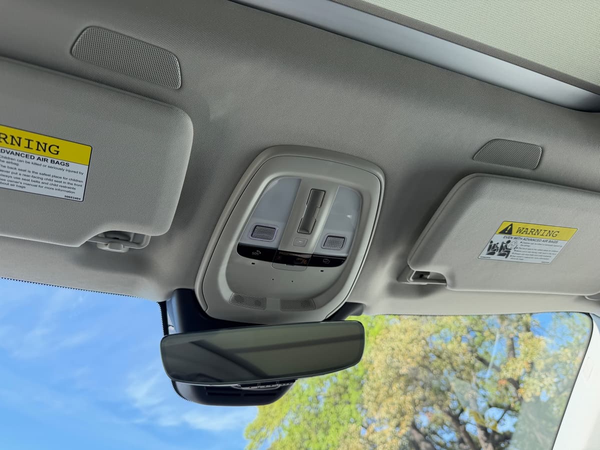 2026 Volvo XC90 plug-in hybrid - Image 17