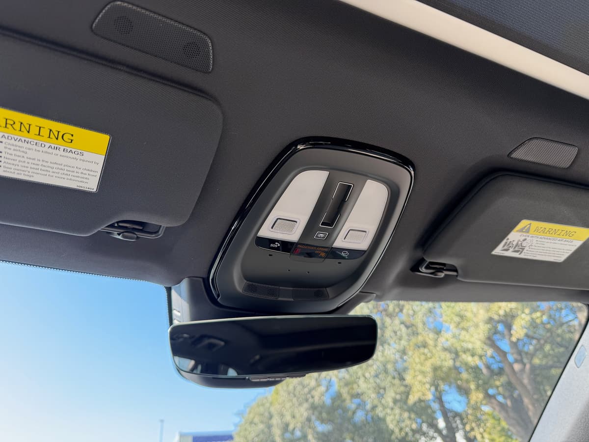 2026 Volvo XC90 plug-in hybrid - Image 16