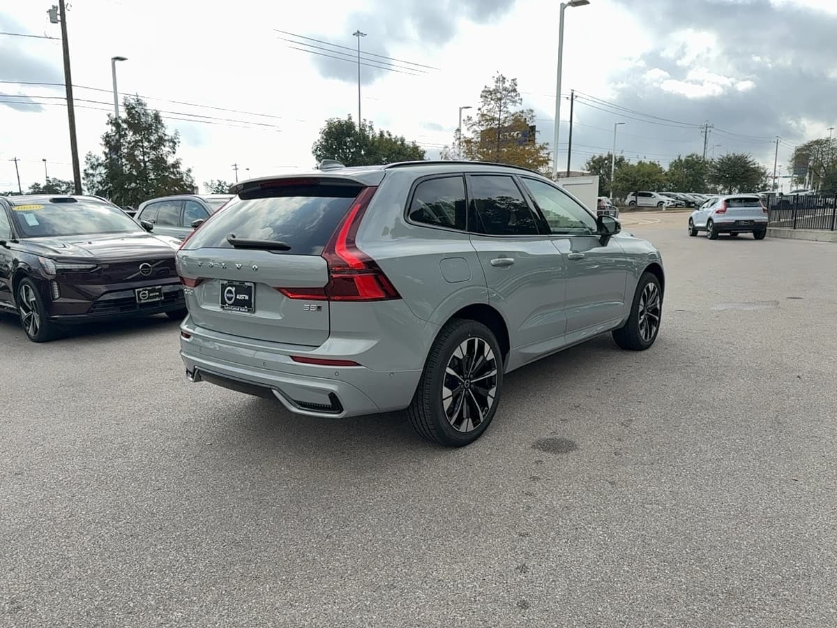 2026 Volvo XC60 - Image 6