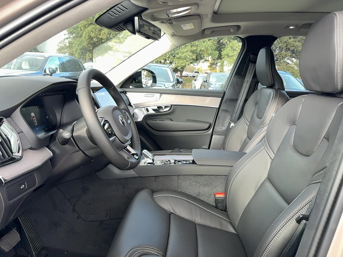 2026 Volvo XC90 - Image 9