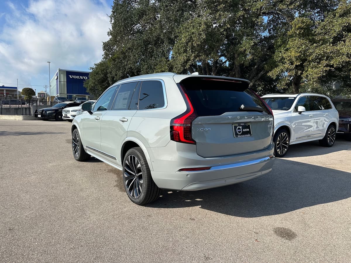 2026 Volvo XC90 - Image 4