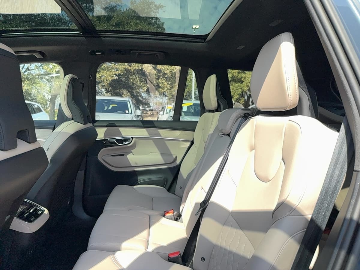 2026 Volvo XC90 - Image 14