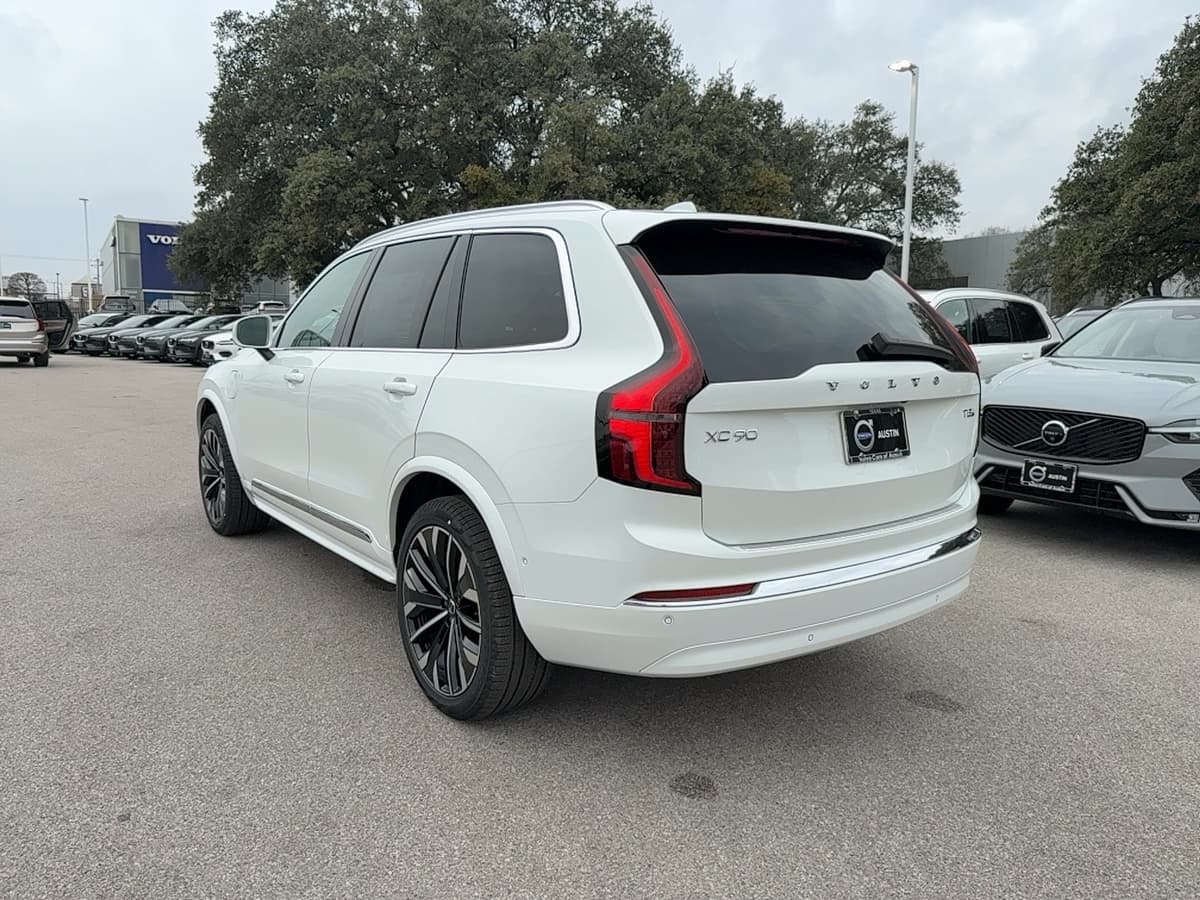 2026 Volvo XC90 plug-in hybrid - Image 4