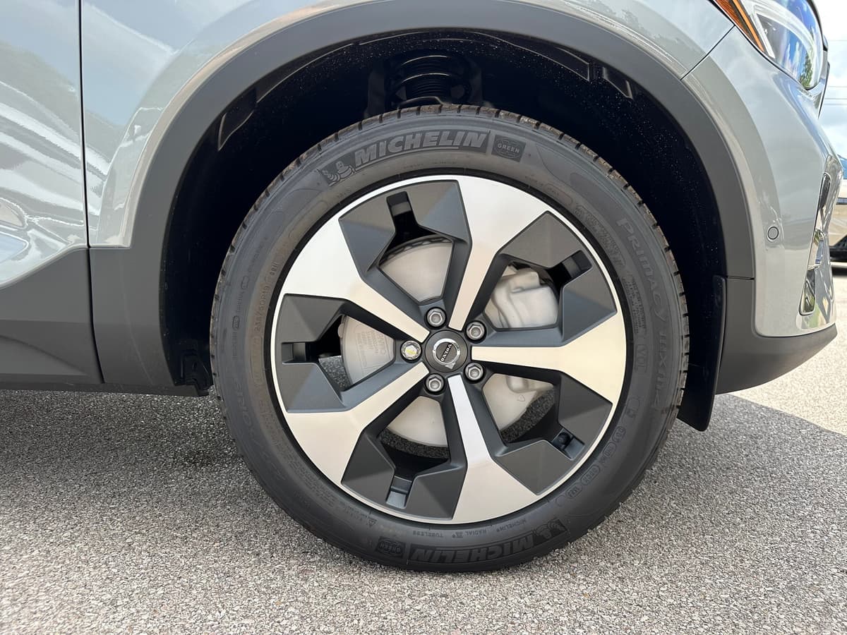 2026 Volvo XC40 - Image 7