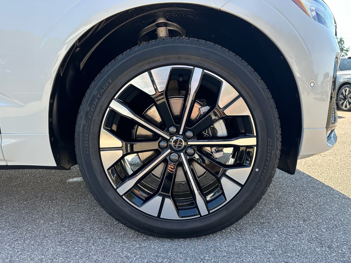2026 Volvo XC60 - Image 7