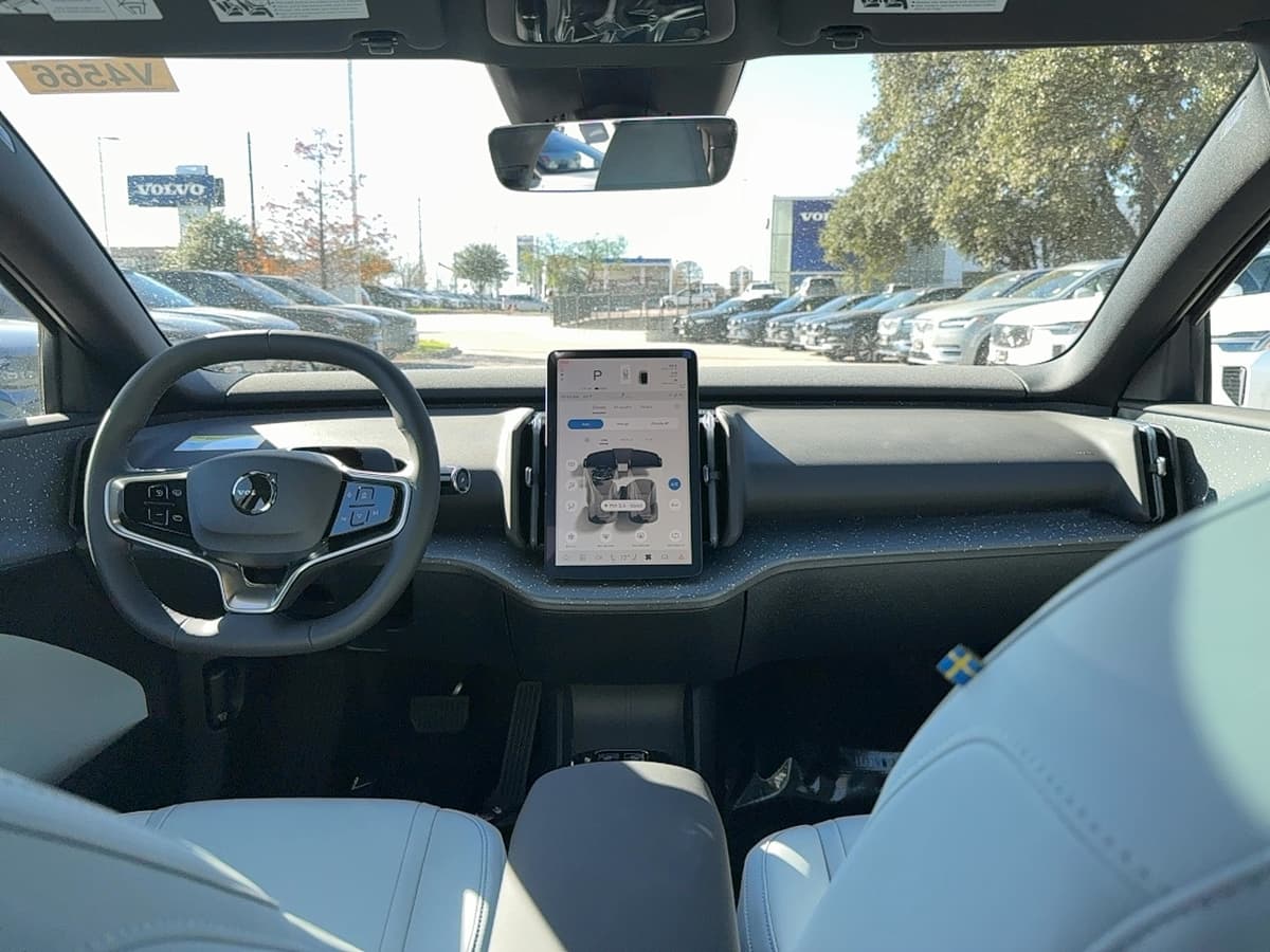 2026 Volvo EX30 - Image 16