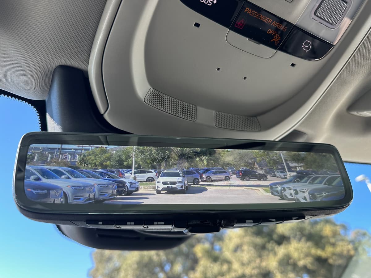 2026 Volvo XC90 - Image 17