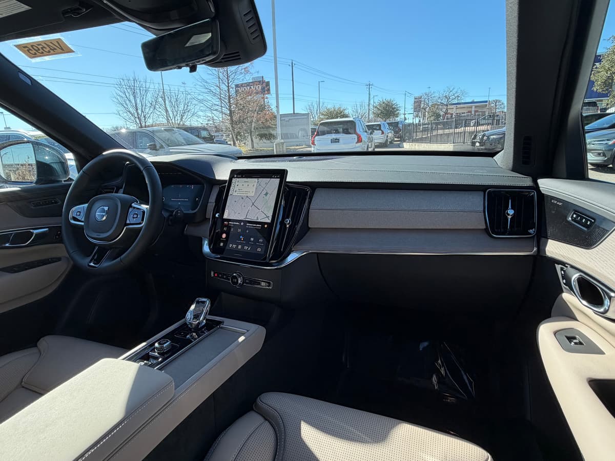2026 Volvo XC90 - Image 11