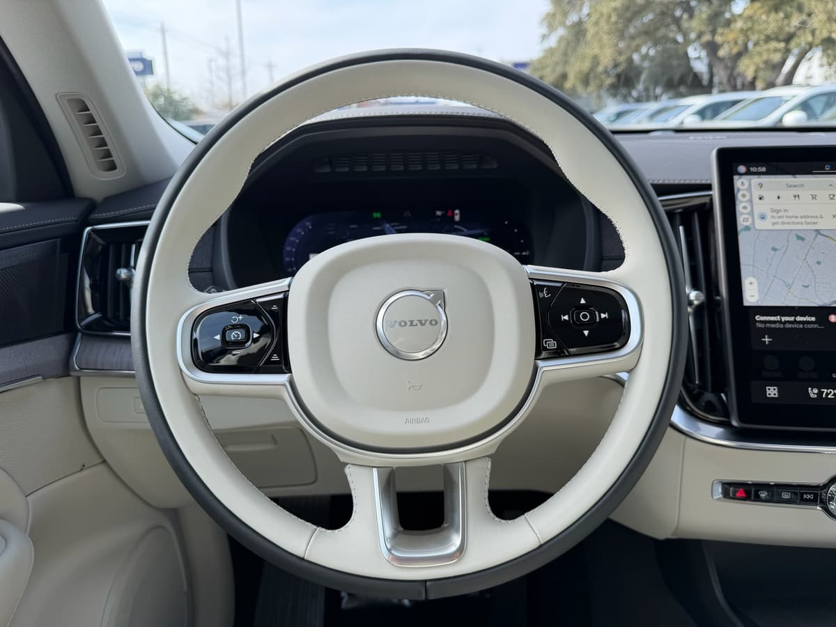 2026 Volvo XC90 plug-in hybrid - Image 14