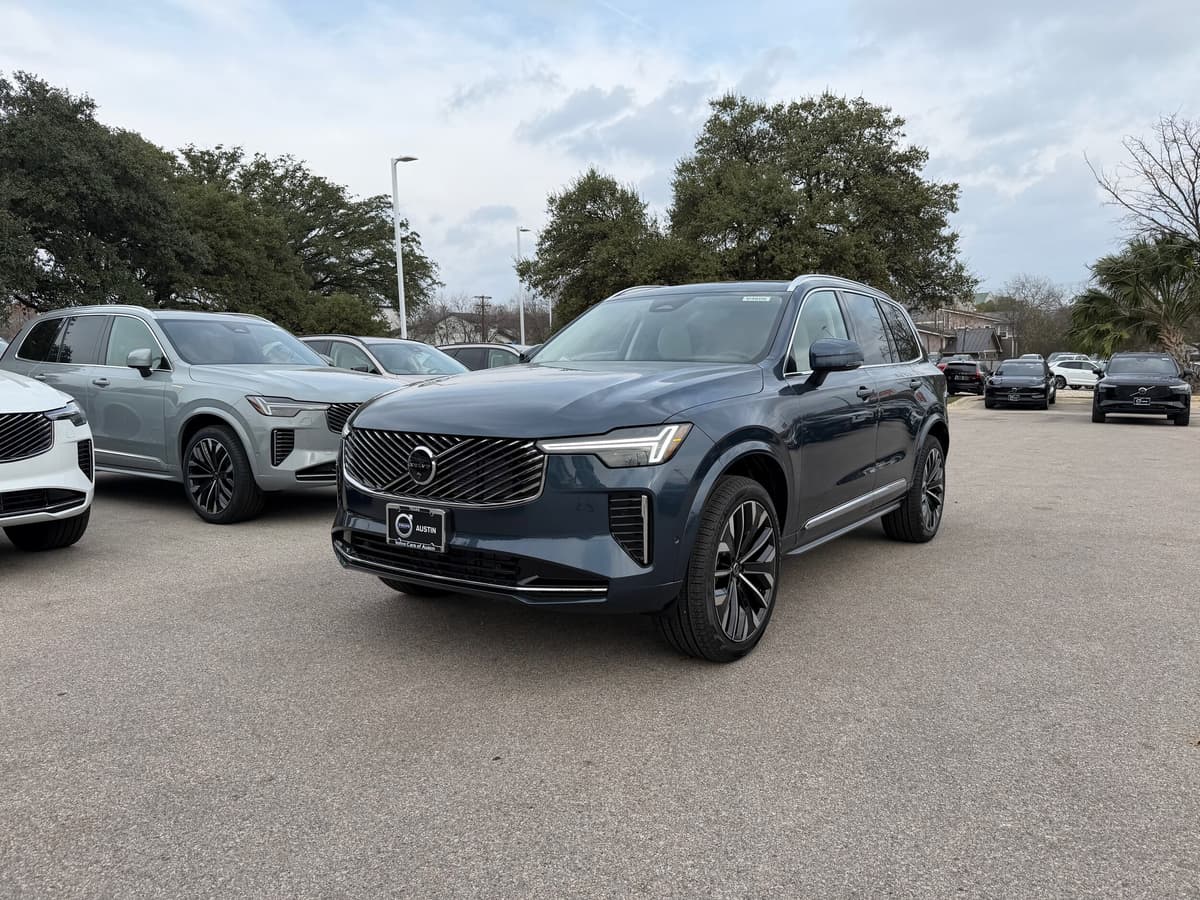 2026 Volvo XC90 - Image 2