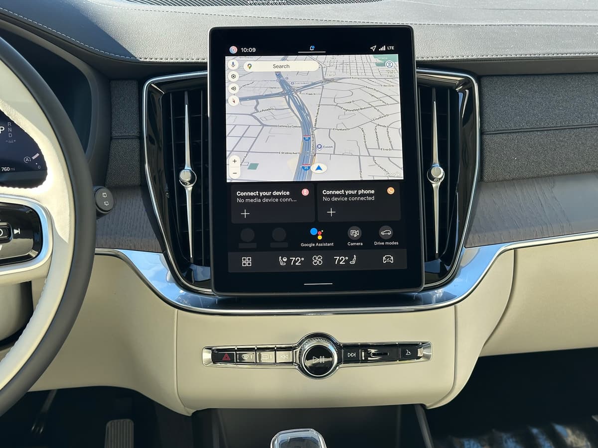 2026 Volvo XC90 - Image 13