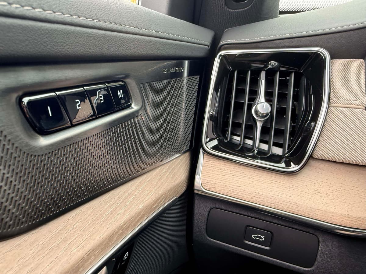 2026 Volvo XC90 - Image 20