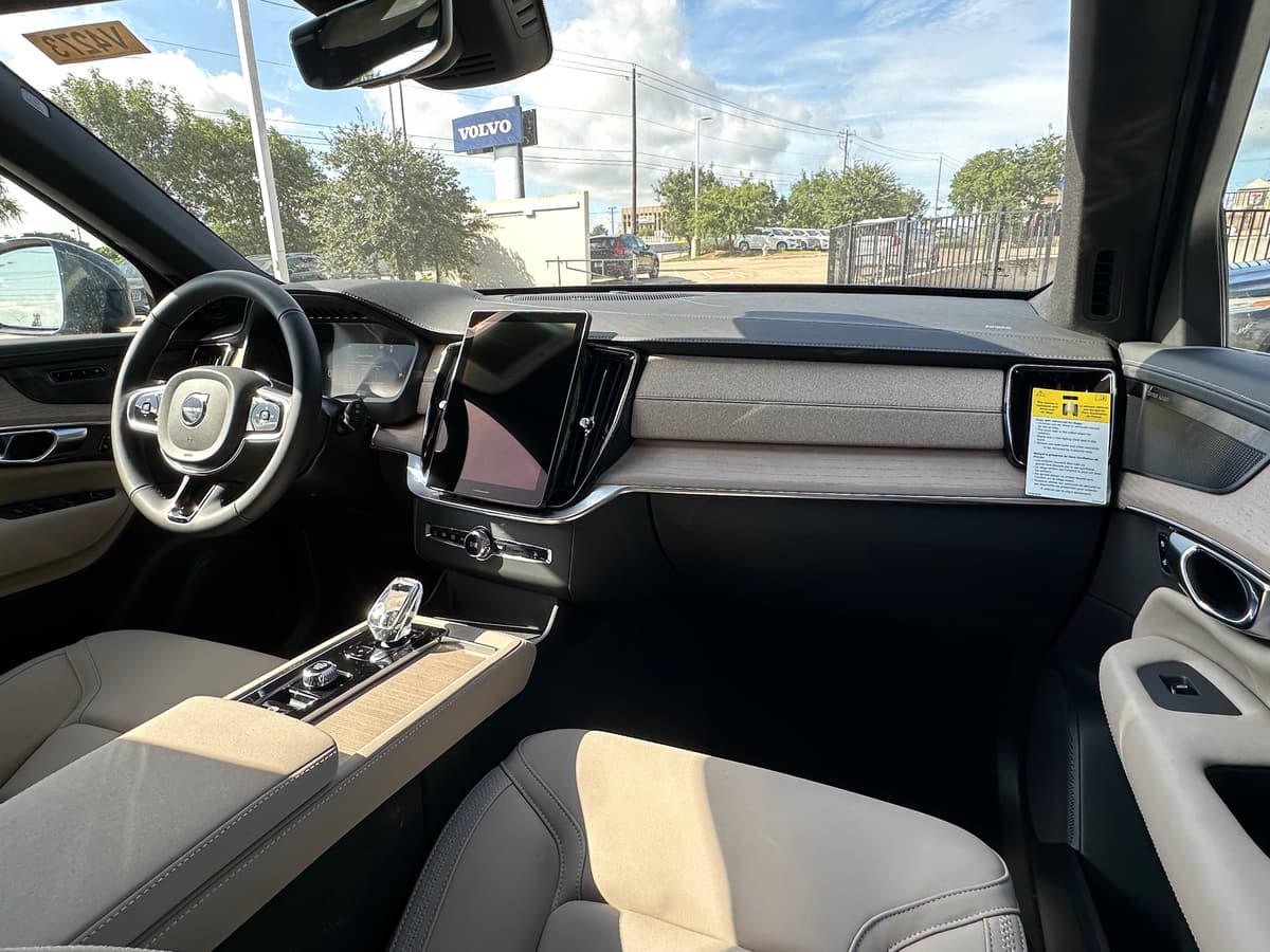 2026 Volvo XC90 - Image 9