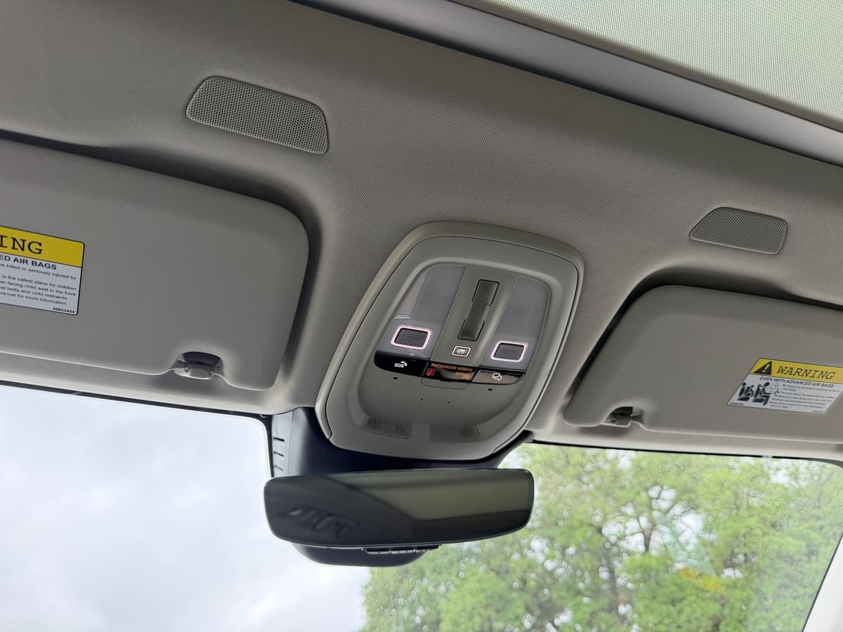 2026 Volvo XC60 - Image 16